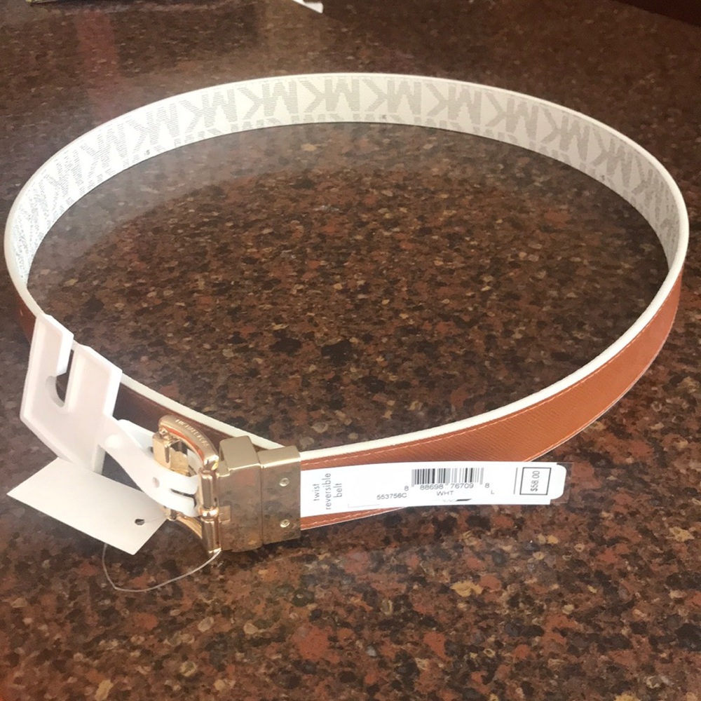 Michael Kors twist reversible belt sz large NWT - Picture 3 of 5